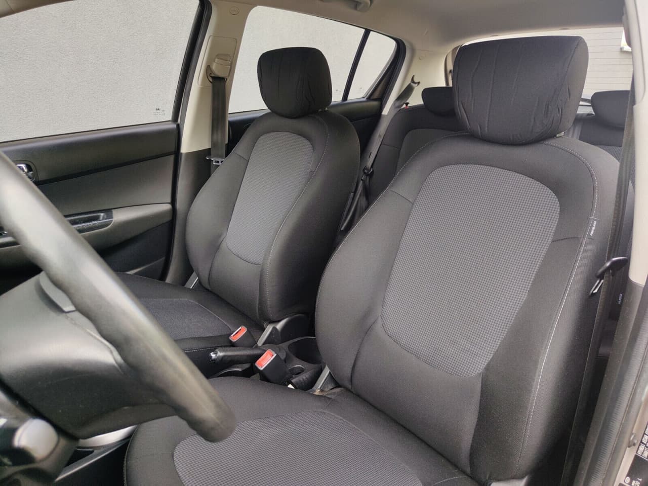 Hyundai i20 - zdjęcie 13