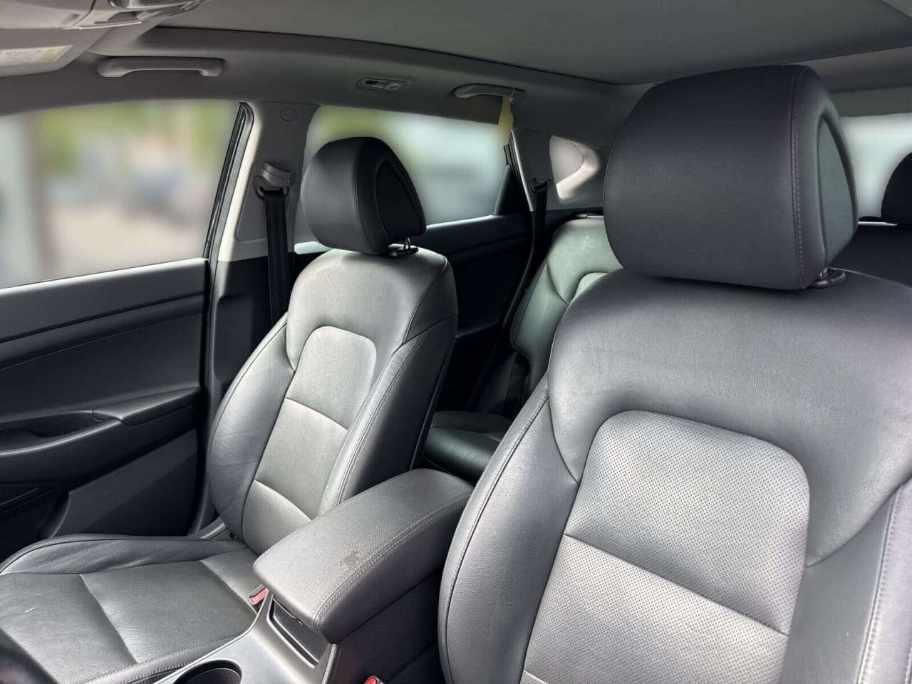 Hyundai Tucson - zdjęcie 12