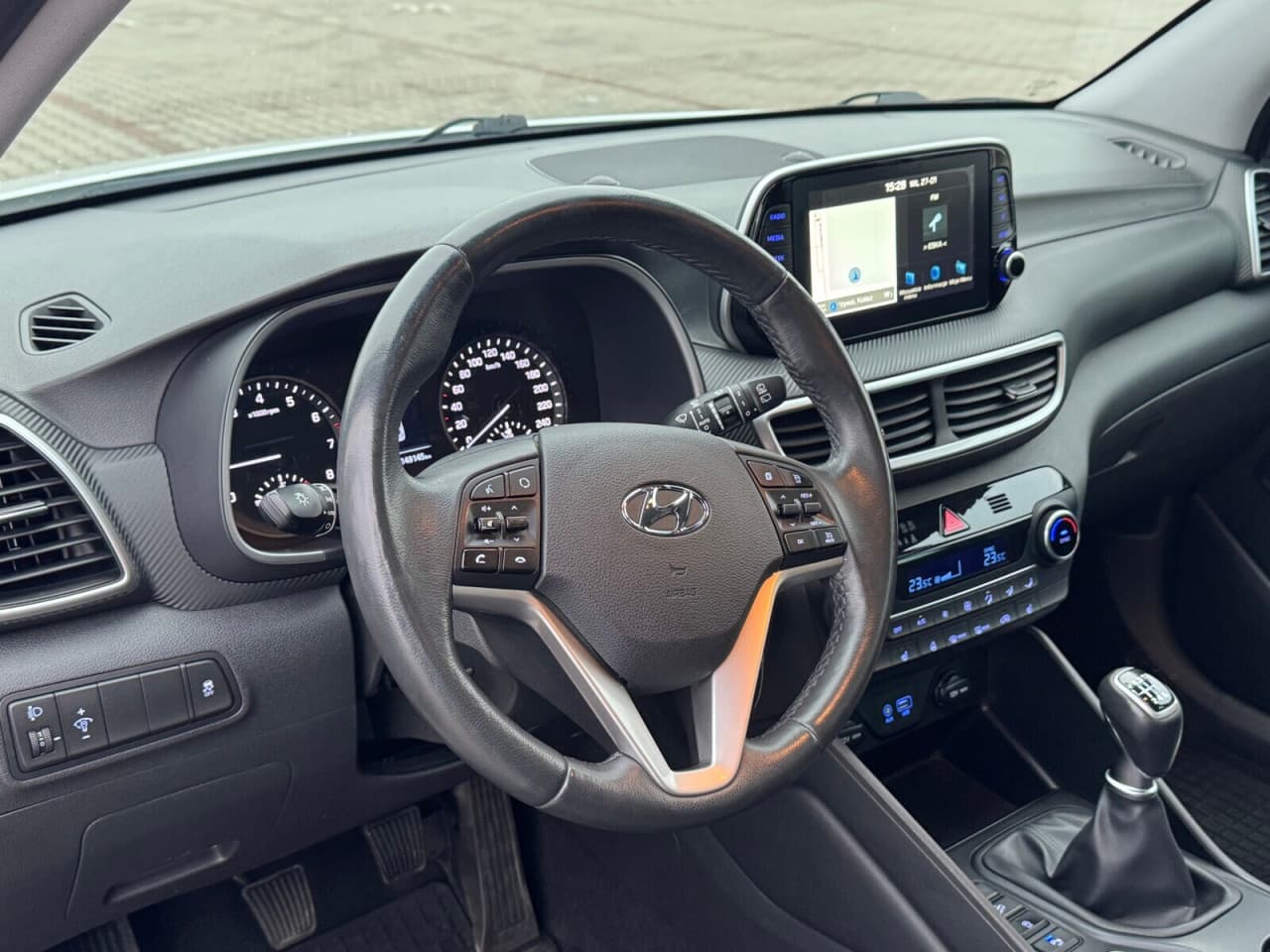 Hyundai Tucson - zdjęcie 9
